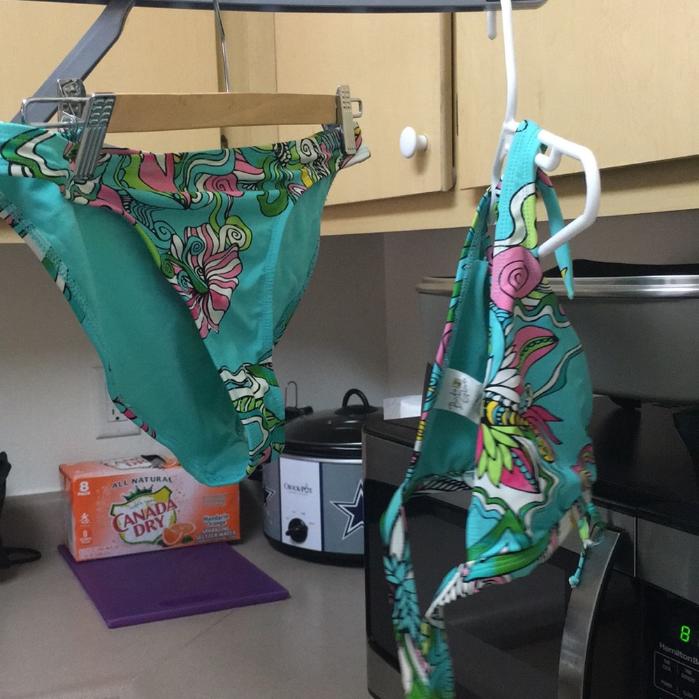 Bikinis - Picture 5 of 5